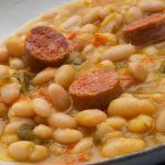 Alubias blancas con pimientos y chorizo