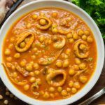 garbanzos manteca con calamares