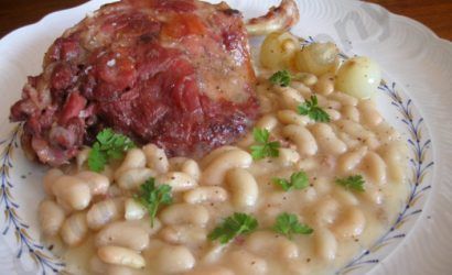 Alubias ganxet picantes con confit de pato